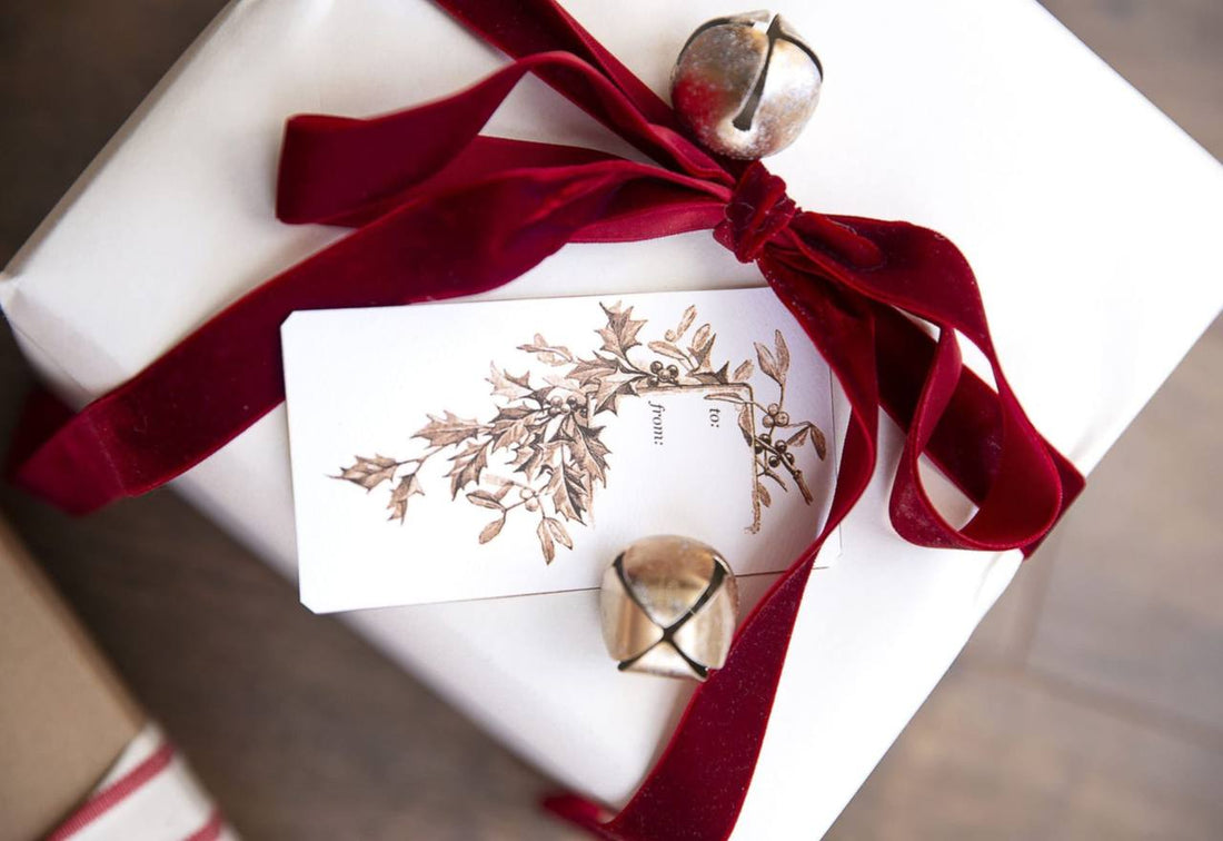 Glamorous Holiday Attire: 7 Must-Have Fashion Ensembles for Office Parties and Christmas Celebrations! - LussoCA