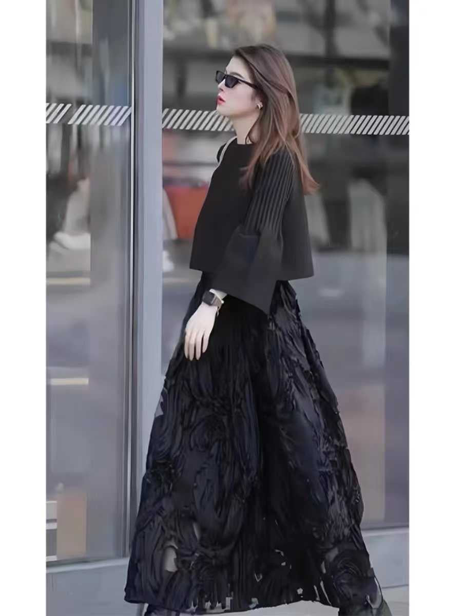 3D Midi Skirt with Pocket - Black