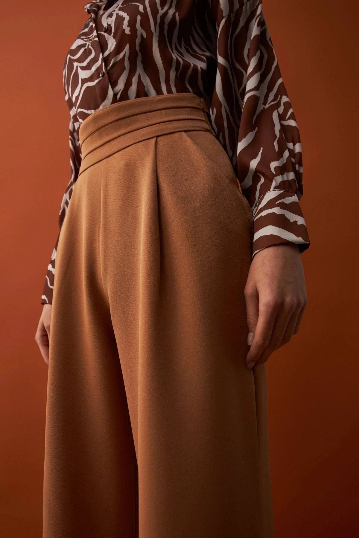 Waist Detailed Pocket Crepe Trousers - Camel - LussoCA