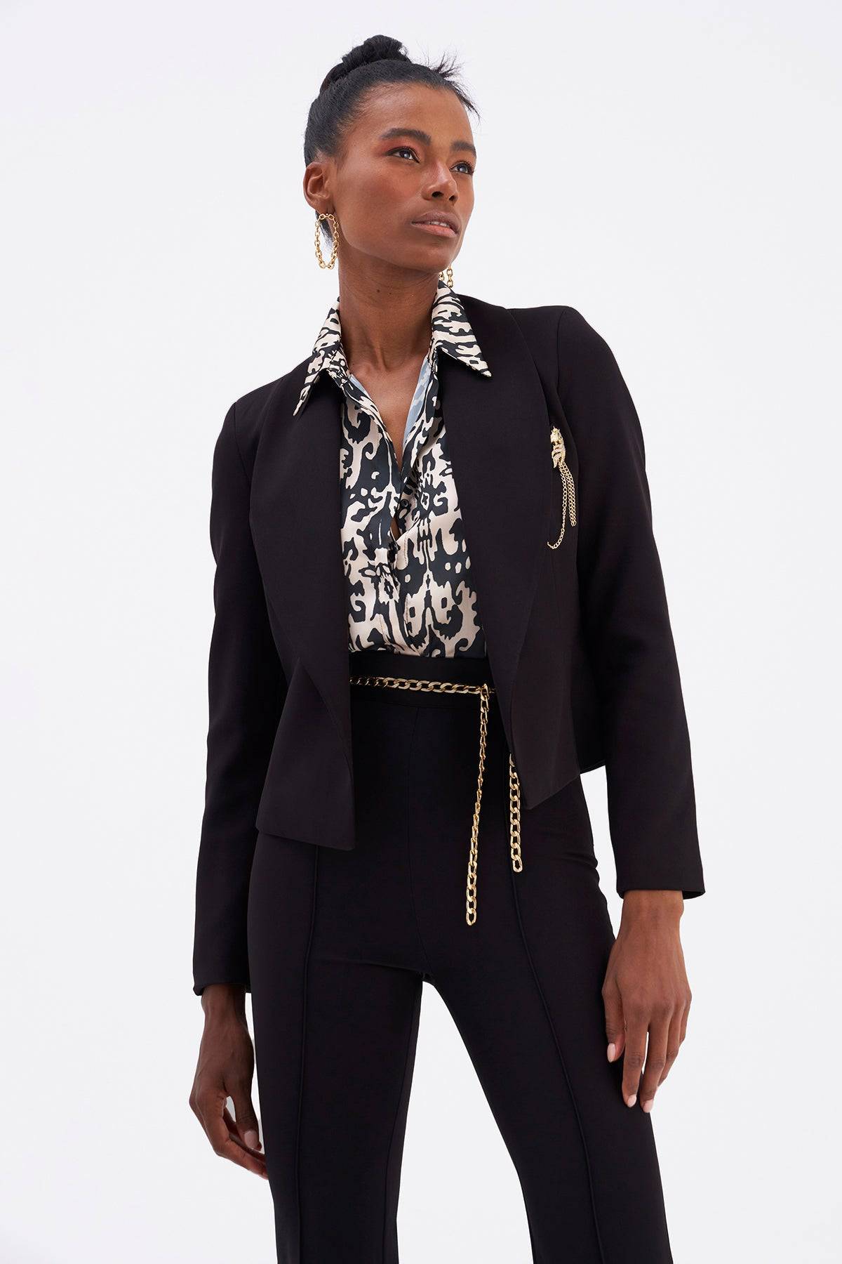 Brooch Detailed Short Jacket without button - BLACK - LussoCA