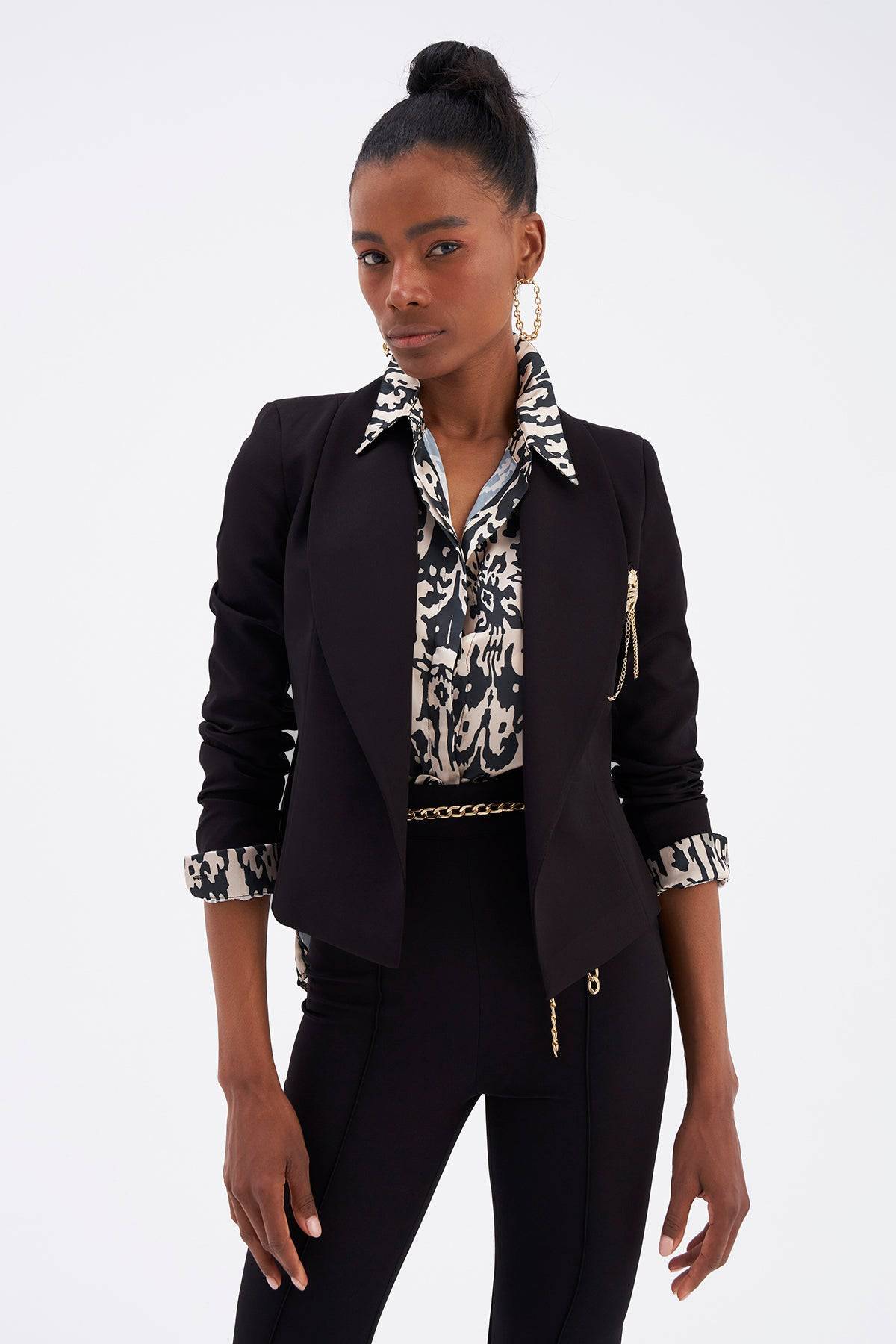 Brooch Detailed Short Jacket without button - BLACK - LussoCA