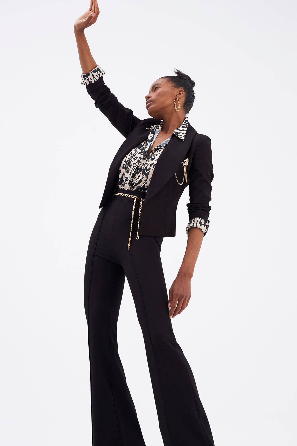 Brooch Detailed Short Jacket without button - BLACK - LussoCA