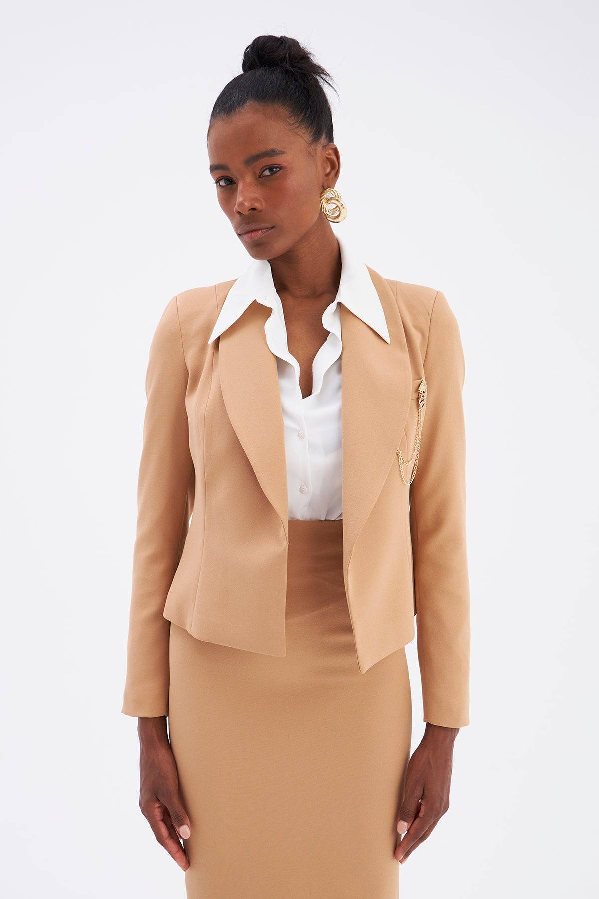 Brooch Detailed Short Jacket without button - CAMEL - LussoCA