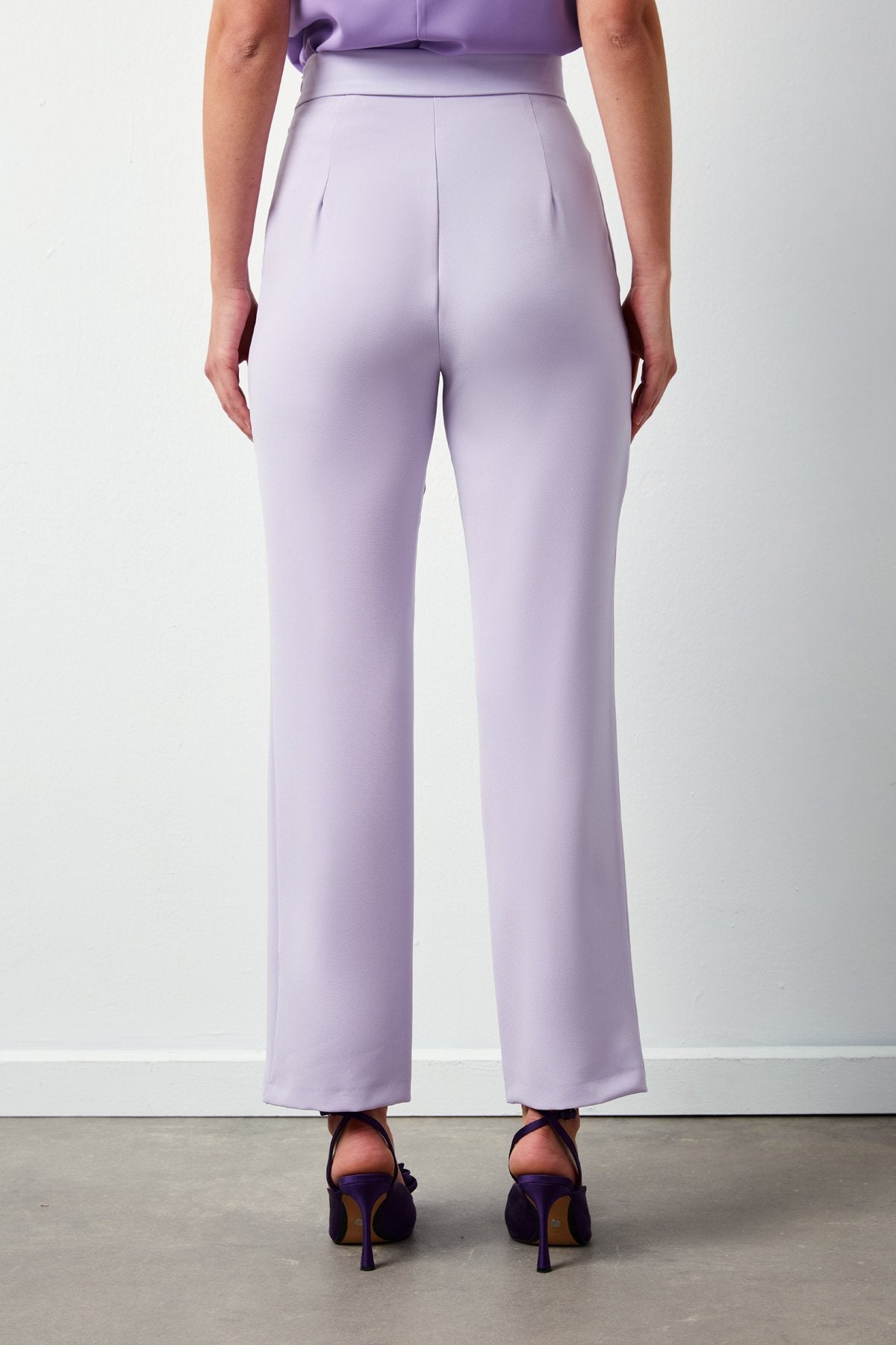 Double Chain Accessory Detailed Trousers - Lilac