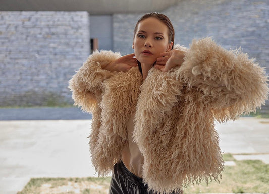 Fluffy fur crop jacket - beige - LussoCA