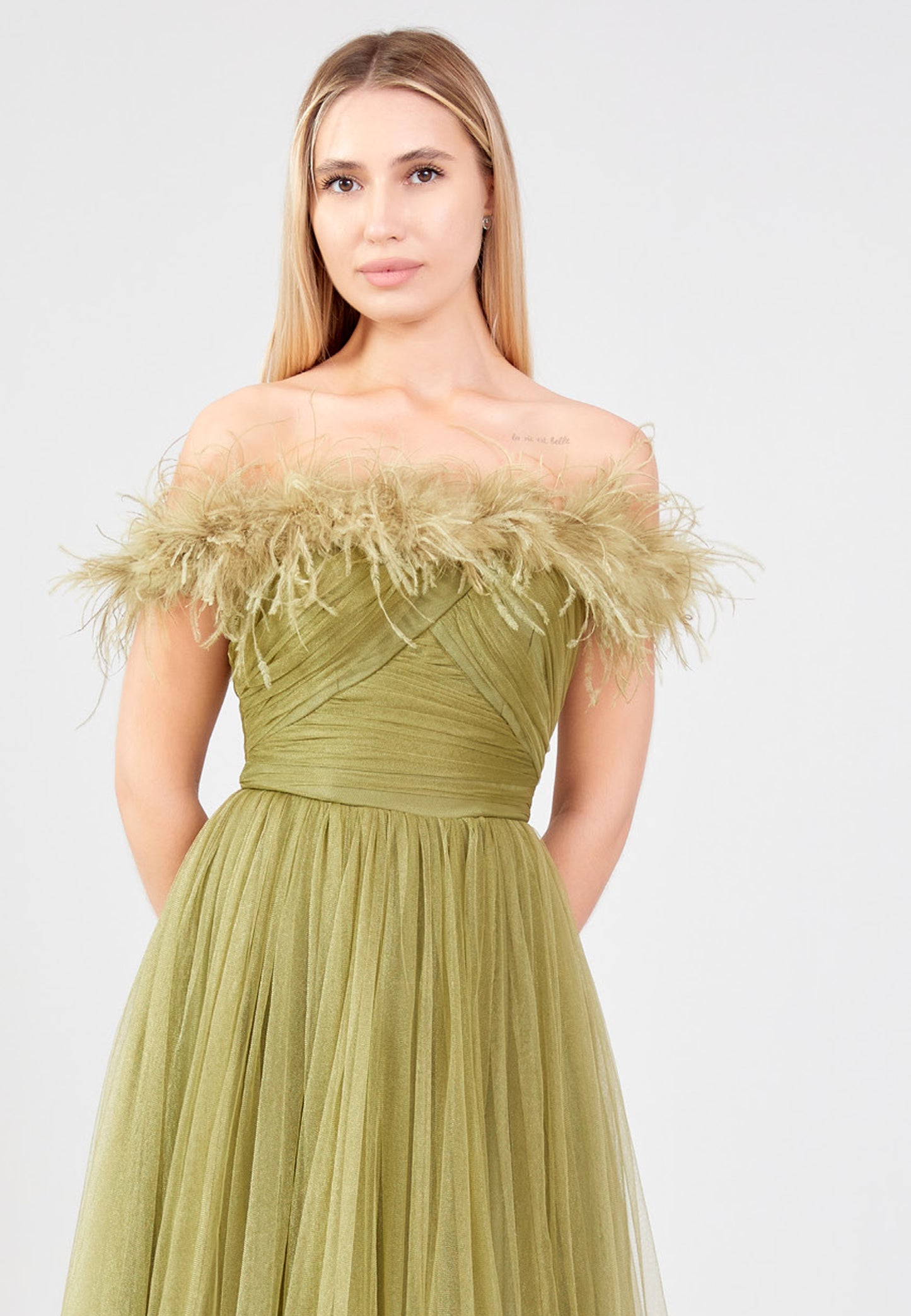 Feather Off Shoulder Maxi Tulle A - Line Regular Green Wedding Guest Dress - Green - LussoCA