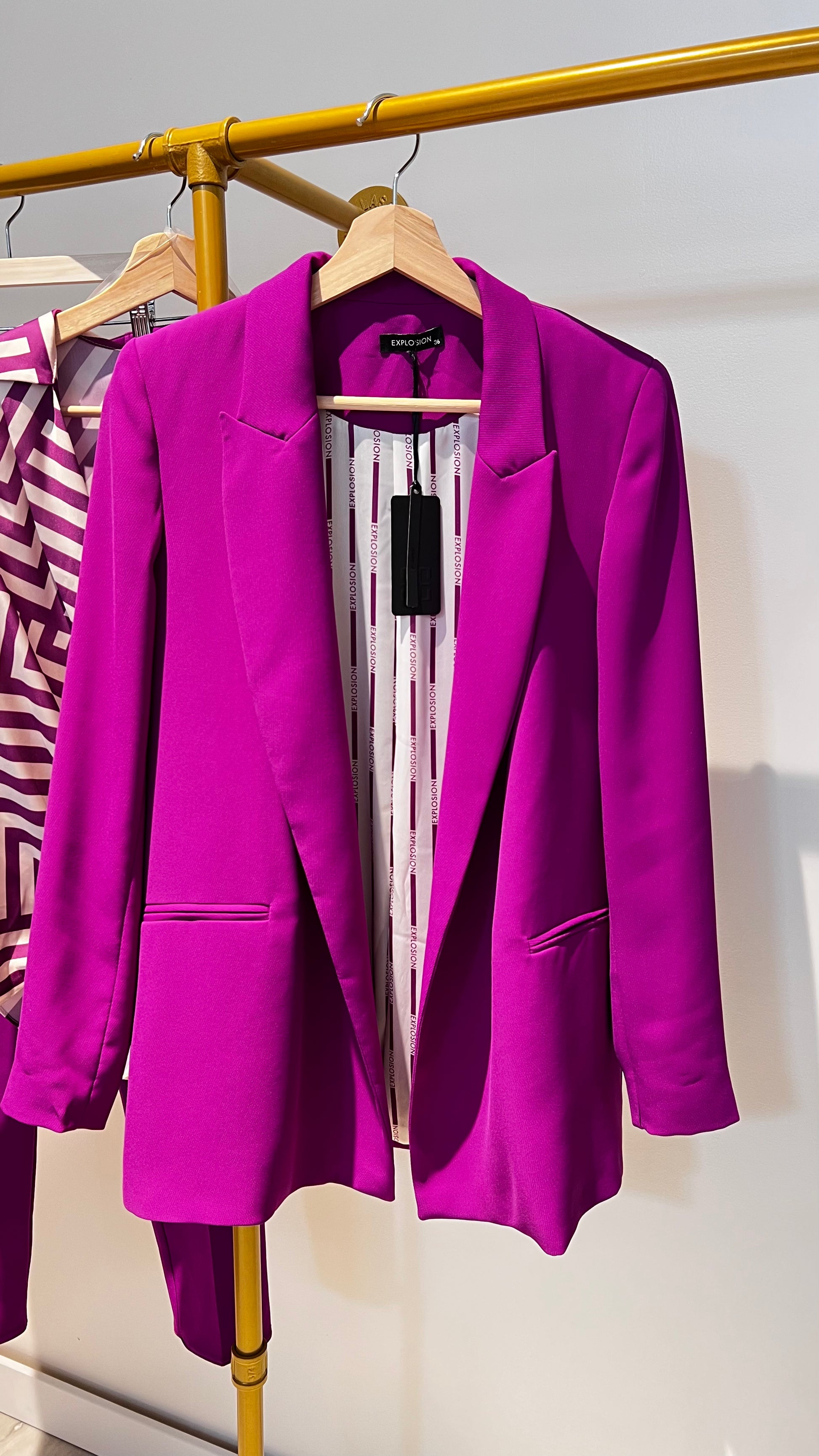 Magenta sales color blazer