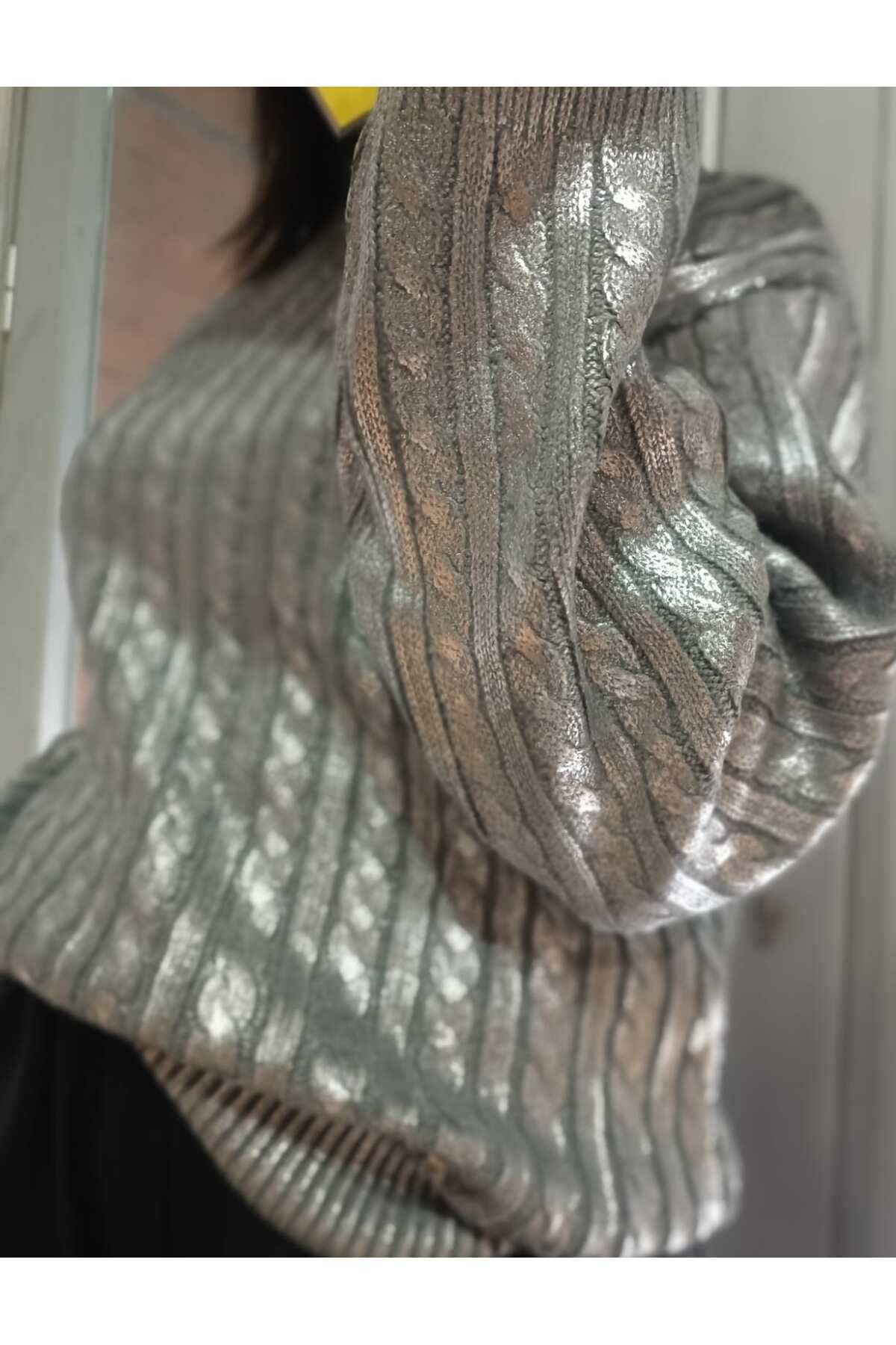 Leaf Braided Gray Sweater - Silver - Top - LussoCA